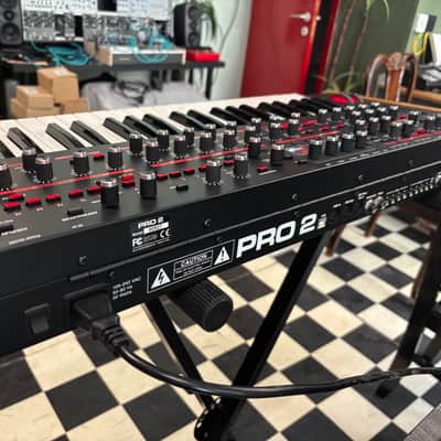 Sequential Pro 2 44-Key 4-Voice Monophonic / Paraphonic Synthesizer 2018 - 2020 - Black with Wood Sides image 7