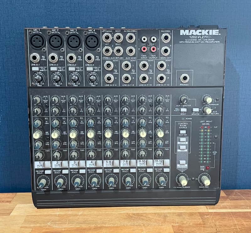 Mackie 1202-VLZ Pro 12-Channel Mic / Line Mixer