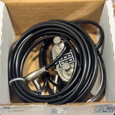 Fender 2-Button Vibrato/Reverb Amp Footswitch for Fender Twin Reverb '65 Reissue image 2