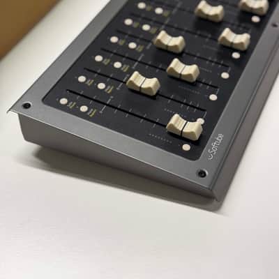 Softube Console 1 Fader USB DAW Control Surface 2019 - Gray image 3