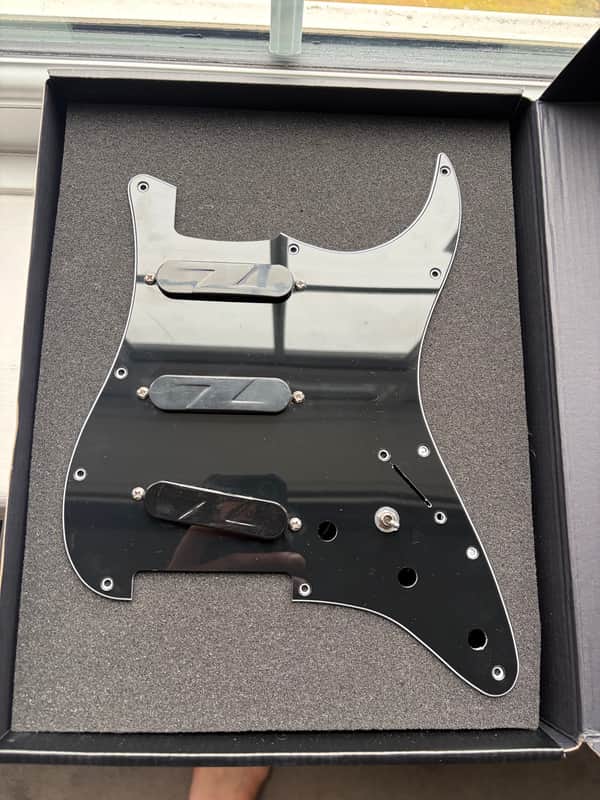 Zexcoil Z-Series Hybrid Convertible Set™ - Loaded Pickguard 2024 - Black image 1