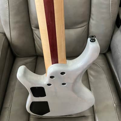 Roscoe LG-3005 2023 - Ghostly white image 6