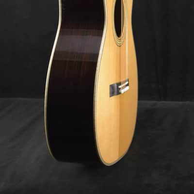 Martin 012-28 Modern Deluxe Natural image 5