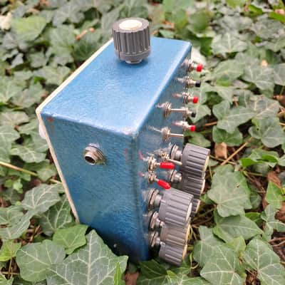 Handmade XORium iteration 3 noise synth with XOR, VCO, freq divider 2026 image 2