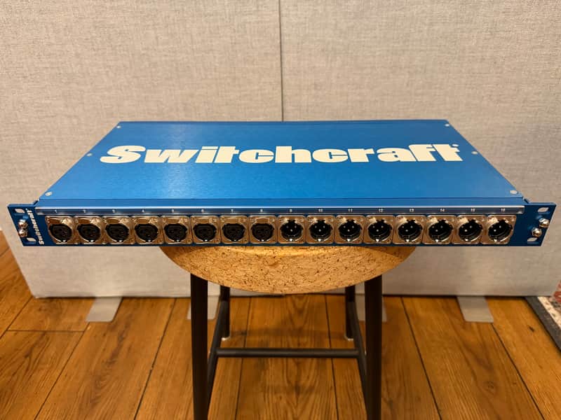Switchcraft PT8FX8MX2DB25 8 Male x 8 Female XLR Patchbay - Blue