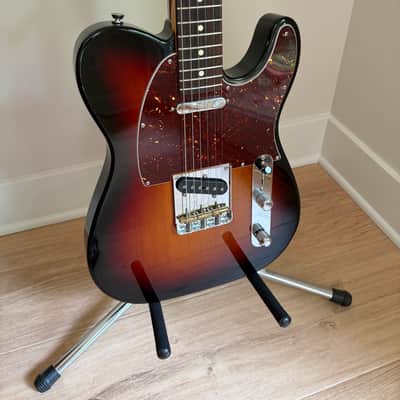 Fender American Professional II Telecaster with Rosewood Fretboard 2020 - Present - 3-Color Sunburst image 2