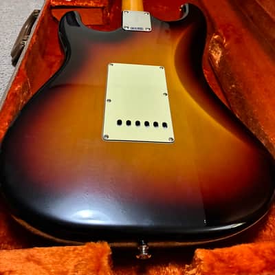 Fender American Vintage II '61 Stratocaster 2022 - Present - 3-Color Sunburst image 7