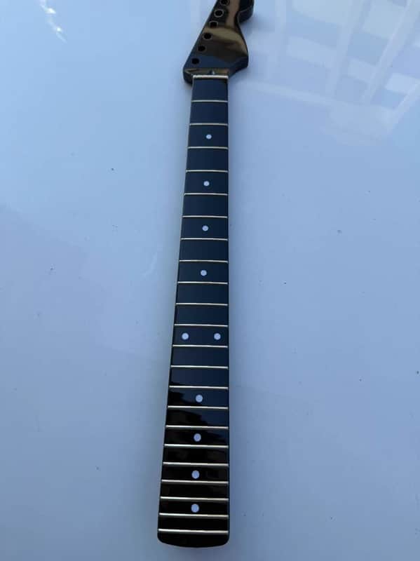 Maple Neck with rose fingerboard,22 Frets black image 1