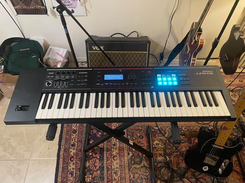 Roland Juno DS61 Synthesizer