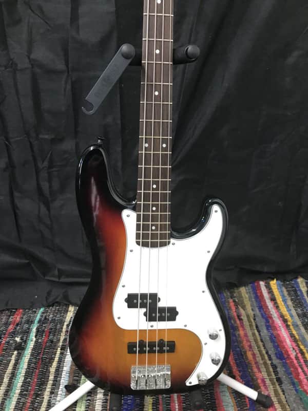 (6644) Squier P Bass Special W/ Hard Case image 1