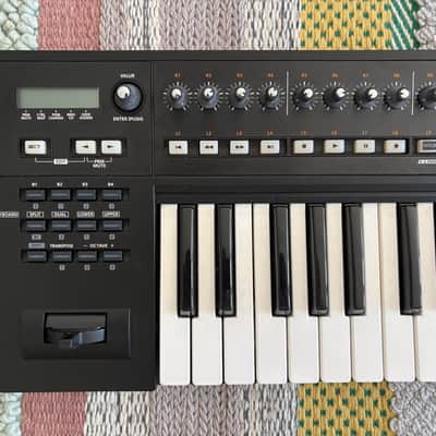 Roland A-800PRO 61-Key MIDI Keyboard Controller 2010 - Present - Black image 2
