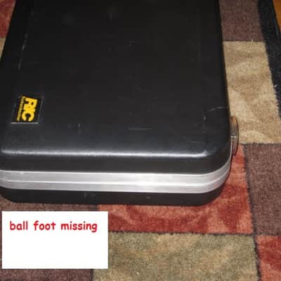used Rickenbacker Hardshell Case for Model 620 electric guitar (NO guitar) from 1995, 2 Ball feet broke off (2 holes in plastic), Exterior plastic has some cracks,  EXT: Black Hard Plastic / Chrome HW / Handle: Black Molded Hard Plastic / INT: Blue Plush image 20