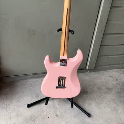 Fender Limited Edition Player Stratocaster - Gig Bag and Installed Locking Tuners Included - Shell Pink and Maple Fretboard image 3
