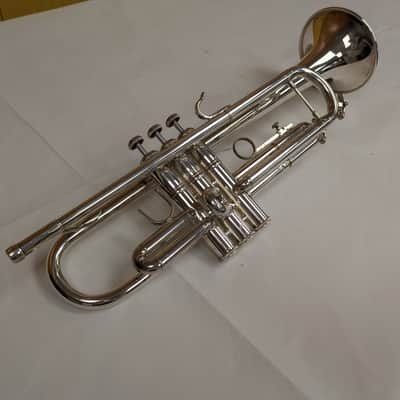 Bach TR200 Trumpet – Intermediate Bb Trumpet – Excellent Used Condition SM#5242 image 4