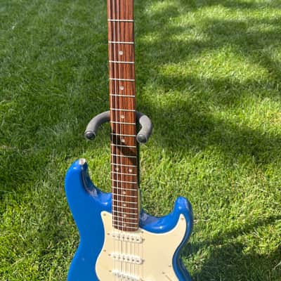 Squier stratocaster 2000 - Electric Blue image 4
