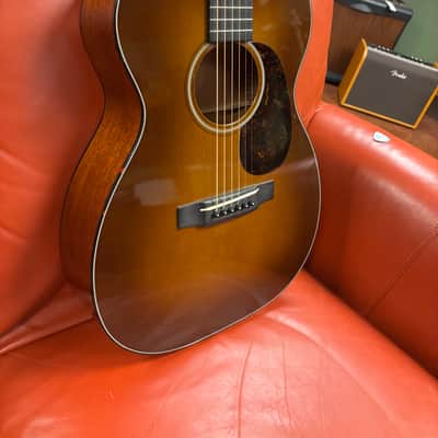 2013 Martin Custom Shop 00-14 (00-18) Adirondack Top Ambertone image 2