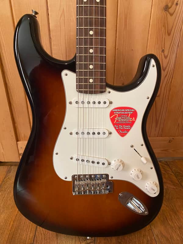 Fender American Special Stratocaster with Rosewood Fretboard 2015 - 2018 - 2-Color Sunburst image 1