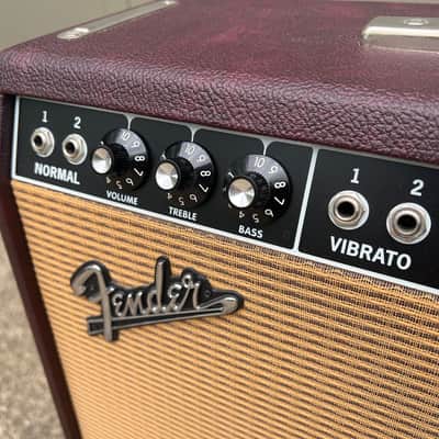 Fender '65 Deluxe Reverb Reissue "Bordeaux Blues" FSR Limited Edition 22-Watt 1x12" Guitar Combo 2012 - 2014 - Wine Red image 7