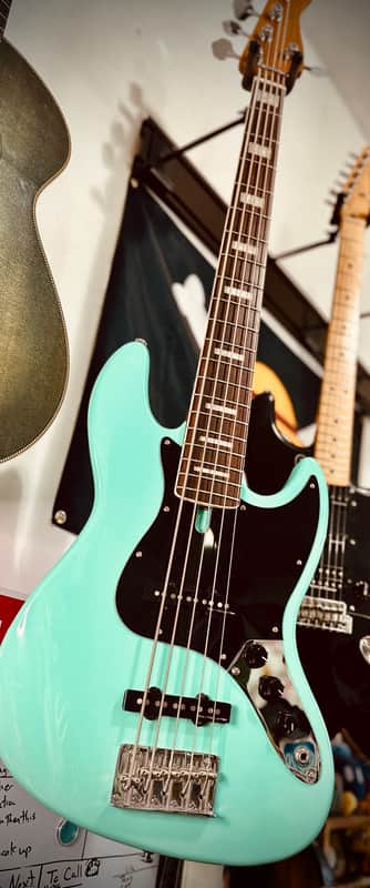 Sire Marcus Miller V5R 5-String 2022 - Present - Mild Green image 1