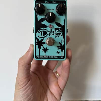 Mr. Black DeluxePlus Tremolo / Reverb 2010s - Teal image 1