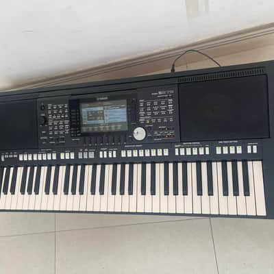 Yamaha PSR-S975 61-Key Arranger Workstation 2010s - Black image 2
