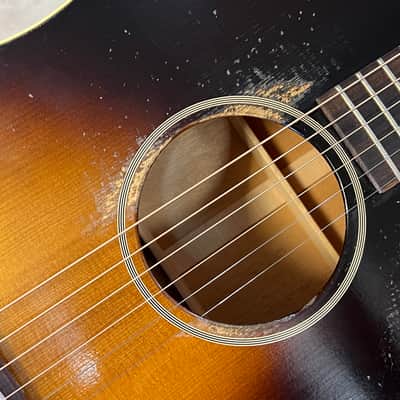 2025 Gibson Custom Murphy Lab 1942 Banner J-45 Heavy Aged Acoustic Guitar Vintage Sunburst image 4