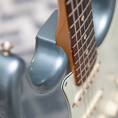 Fender Vintera '60s Stratocaster with Pau Ferro Fretboard 2019 - 2023 - Ice Blue Metallic image 13