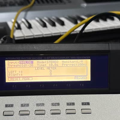 Akai MPC2000XL MIDI Production Center 2000 - 2005 - Grey image 9