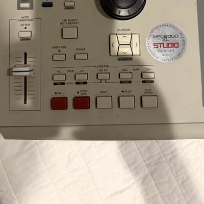 Akai MPC 2000XL Midi Production Center 1999 image 2