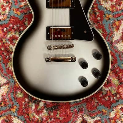 Epiphone Les Paul Custom 2020’s - Silverburst, Excellent, SKU: 1175G image 1