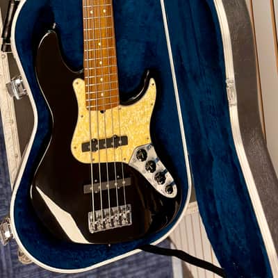 Fender Jazz Bass Deluxe 5 String Made In USA with Hardshell Case - Pre Owned image 4