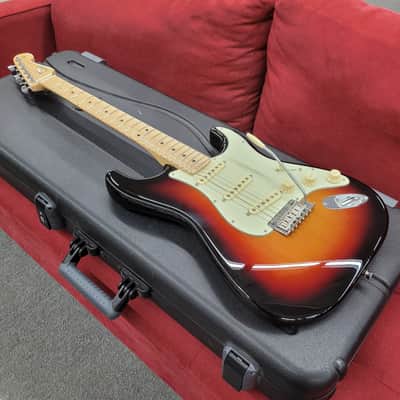 Fender American Professional Stratocaster with Maple Fretboard with Case 2020 - 3-Color Sunburst image 8