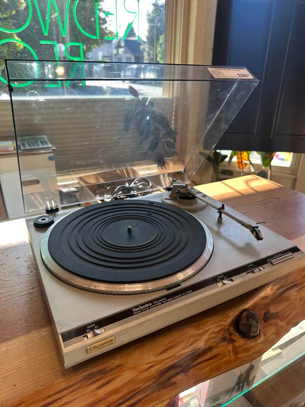 Technics SL-Q300 1980s - Aluminum image 1