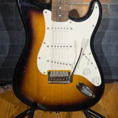 Squier 2019 Affinity Series Stratocaster Indian Laurel Fretboard 2-Color Sunburst image 5
