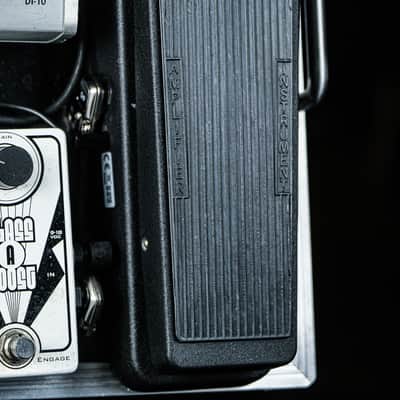 USED Sound Of Silence Electric Guitar Pedalboard Large image 13
