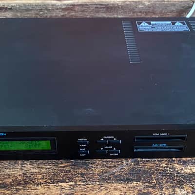 Roland R-8M Total Percussion Sound Module