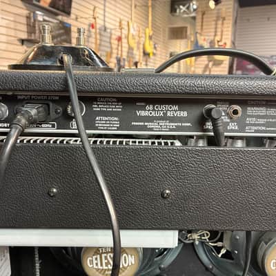Fender '68 Custom Vibrolux Reverb 35w All tube image 3