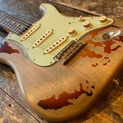 Super Lightweight Fender Custom Shop Rory Gallagher Stratocaster Heavy Relic 3 Tone Sunburst w/OHSC 2017 image 3