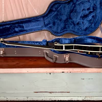 Autographed only 300 released and this one is hand signed by Joe B himself Epiphone Limited Edition Joe Bonamassa ES-355 Epiphone Limited image 16