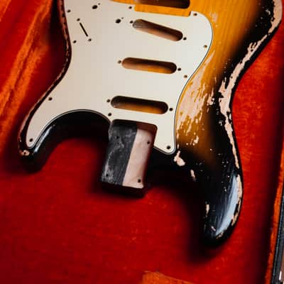 Freakaster Stratocaster Relic Body 2 Tone Sunburst image 2