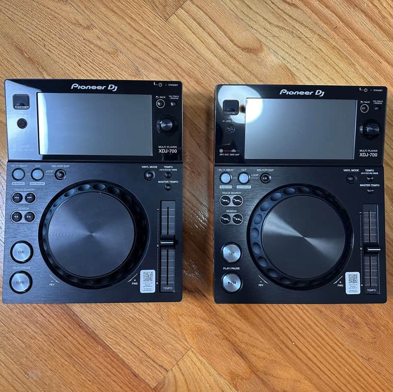 Pioneer XDJ-700 Rekordbox Digital Media Player (Pair) —Excellent Condition image 1