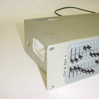 Peavey PV 231EQ Dual 31 Band Rack Mount Equalizer image 3