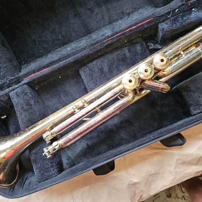 Reynolds Medalist Trumpet, USA, Brass with 7C mouthpiece, case, good condition image 13
