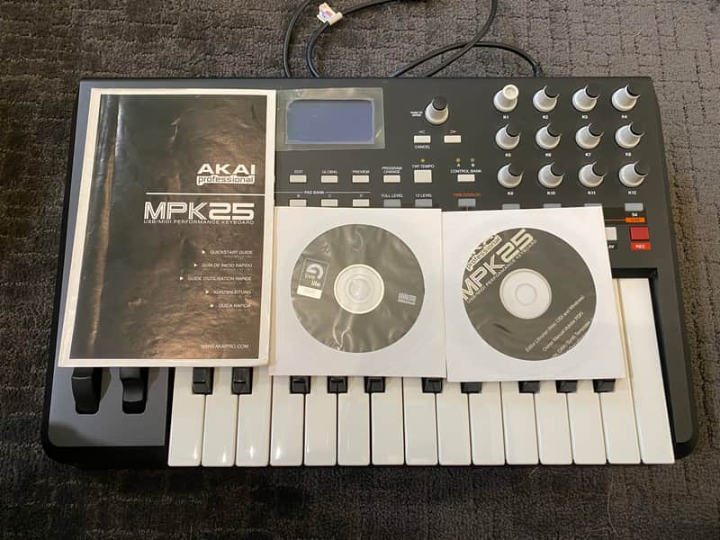 Akai MPK25 2012 - Black image 1