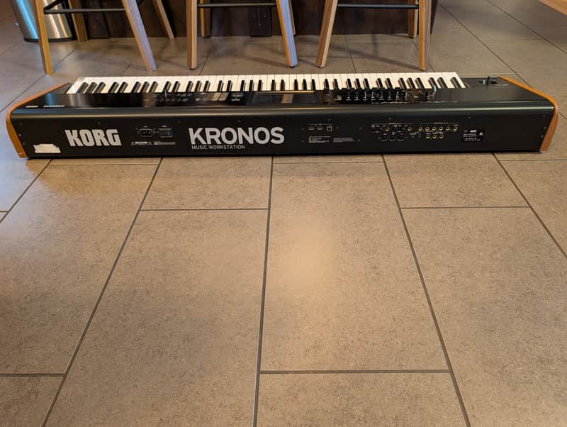 Korg KRONOS 2 88-Key Digital Synthesizer Workstation 2014 - Present - Black/Wood image 1