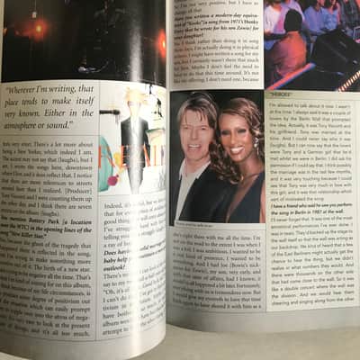 the Perform Songwriter DAVID BOWIE  2003  multi colored image 4