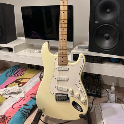 1989 Fender Strat Plus with Maple Fretboard - Vintage White image 1