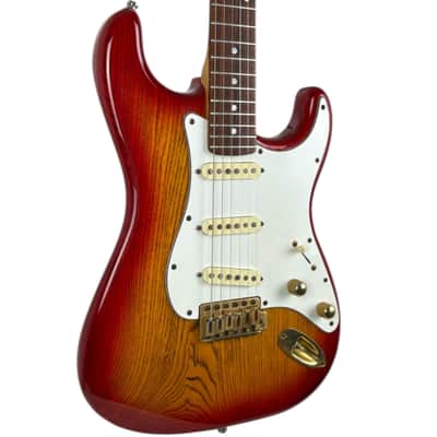 ESP 800 Series Stratocaster 1995 - Cherry Sunburst - Vintage Japan image 2