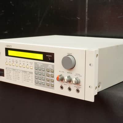 AKAI S950 Rare Classic 80's Vintage 12 bit LO-FI 2U Rack Sampler - 100V image 8