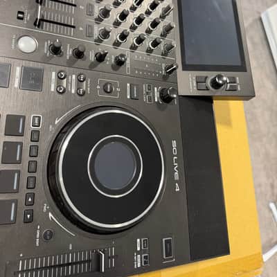 Denon SC LIVE 4 Standalone 4-Deck DJ System 2022 - Present - Black image 2